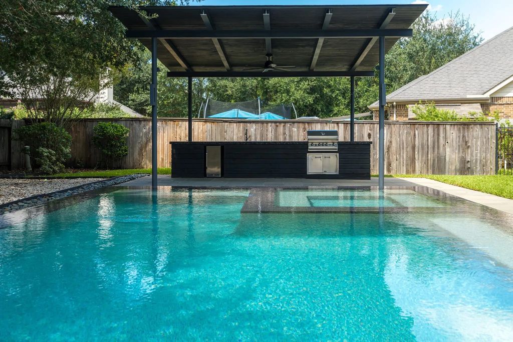 63 W Deer River Circle, The Woodlands