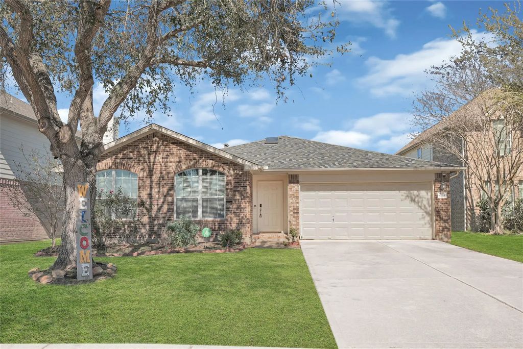 8123 Solara Bend, Houston