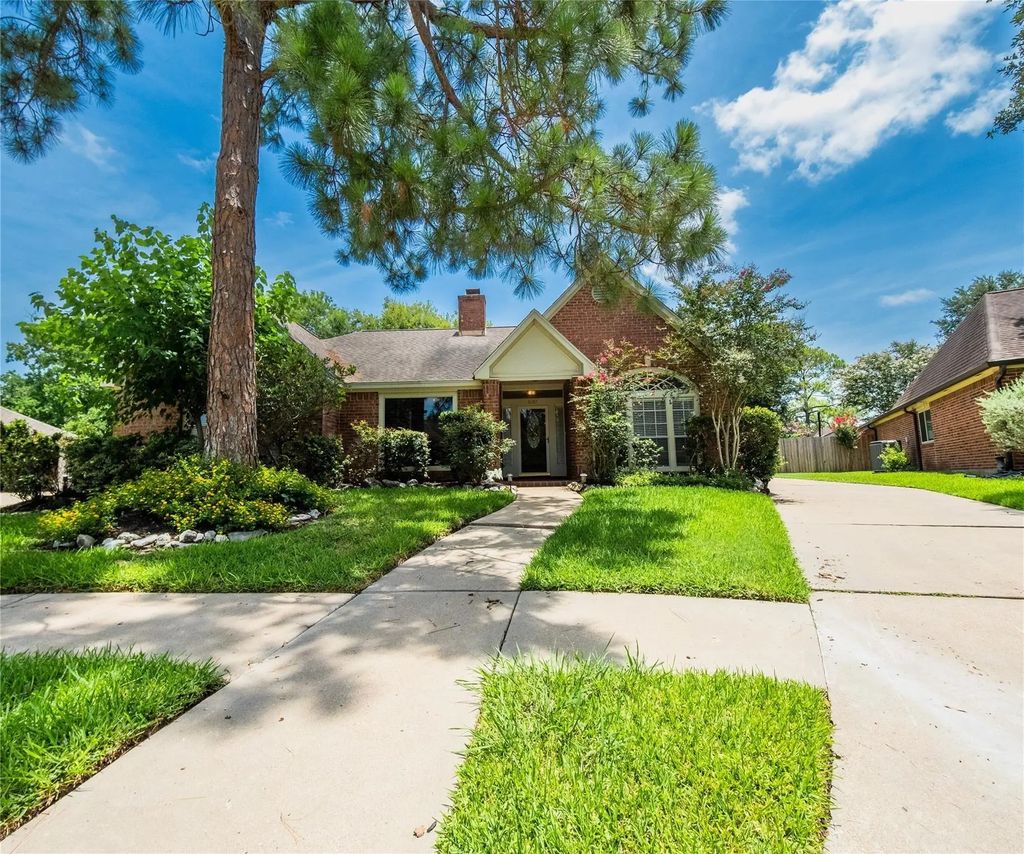 9107 Pine Stream Court, Houston
