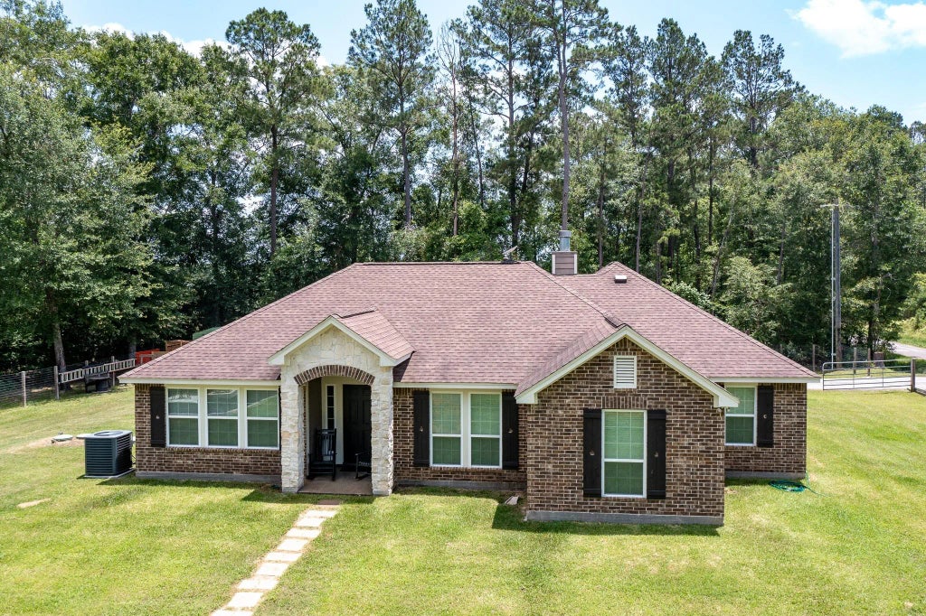 2321 County Road 2252, Cleveland