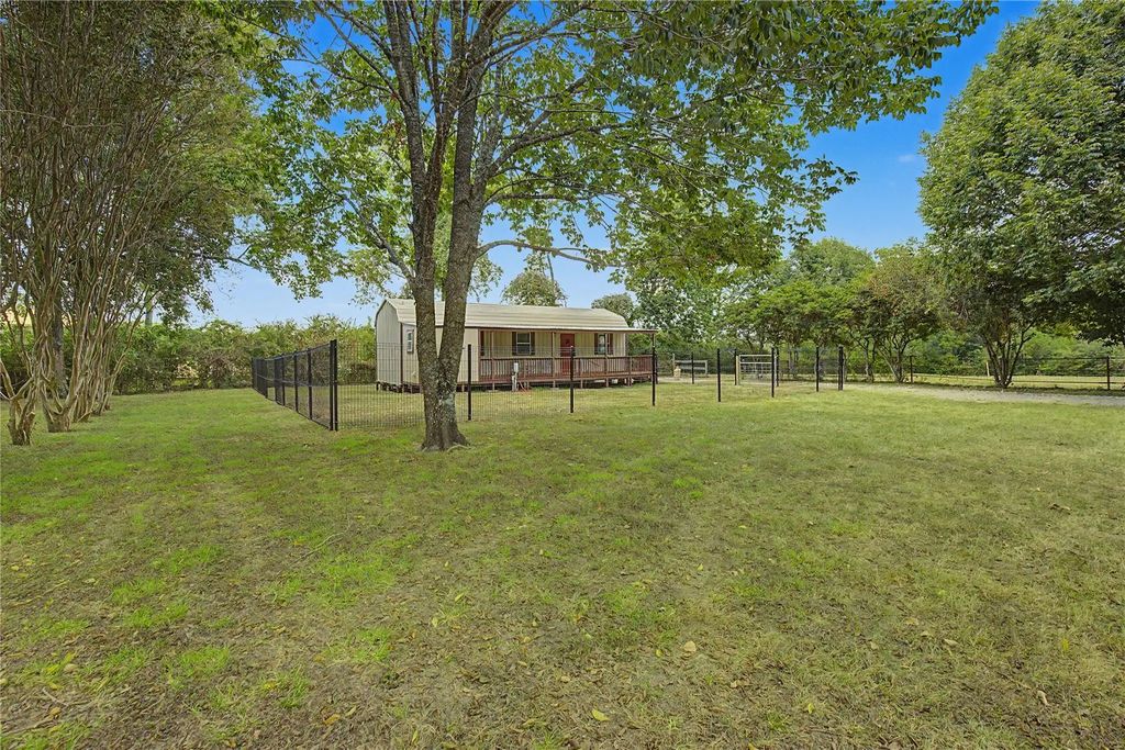 12039 Anderson Road, Willis