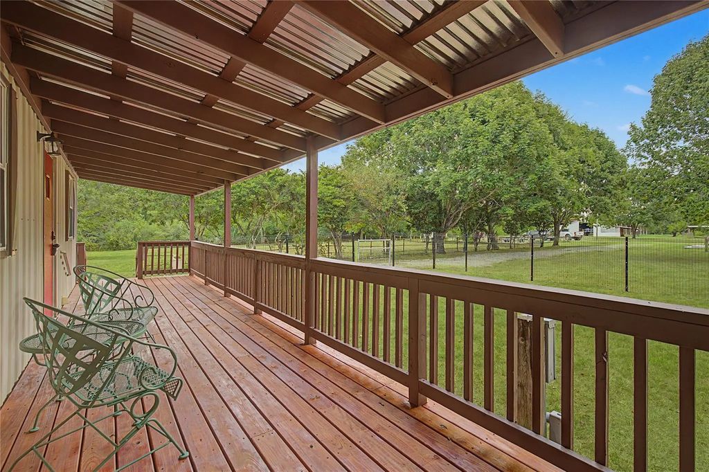 12039 Anderson Road, Willis