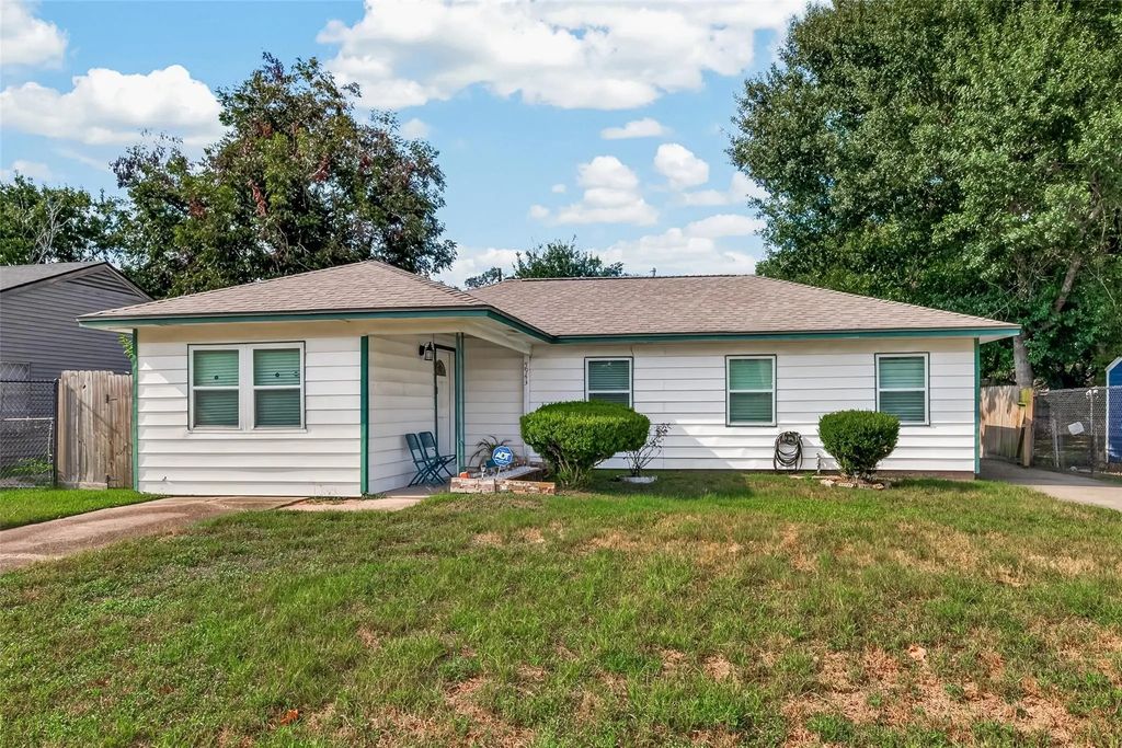 5943 Southlark Street, Houston