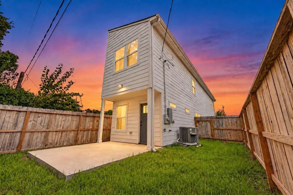 7903 Sunnyhill Street, Houston