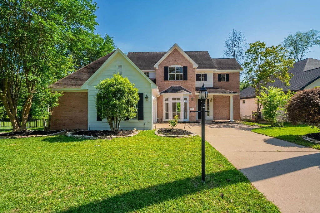 302 Woodside Lane, Montgomery