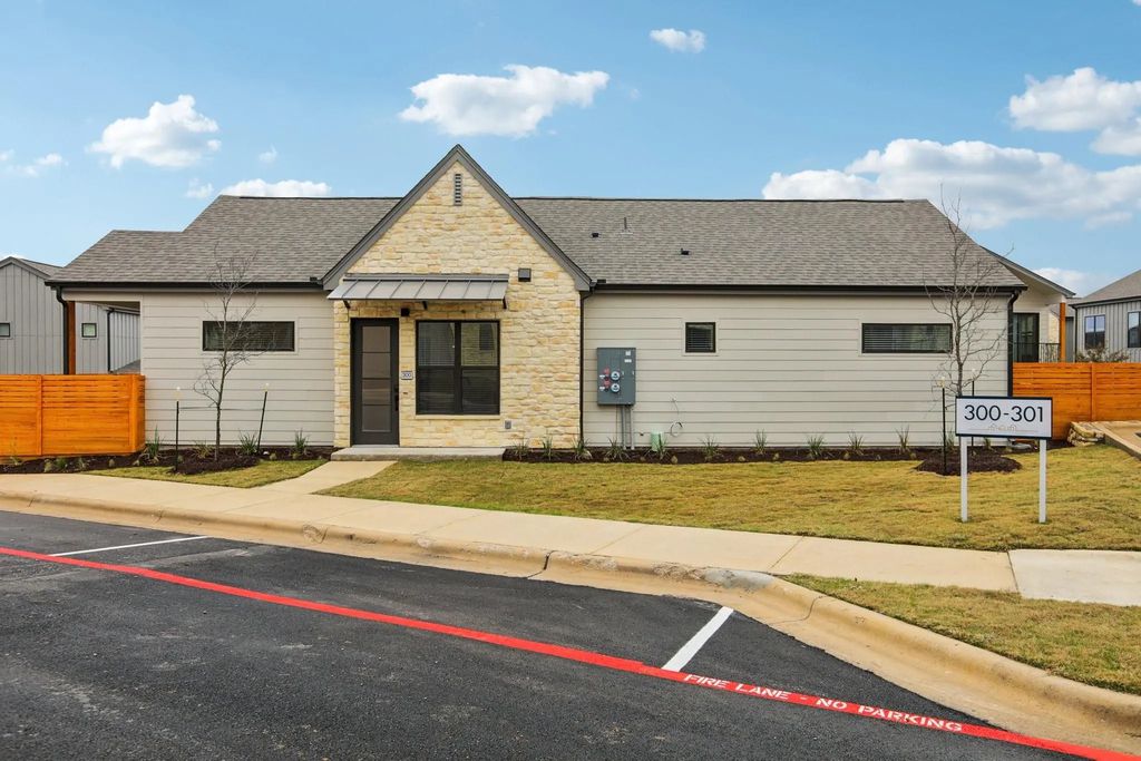 1601-301 Mustang Drive, Marble Falls