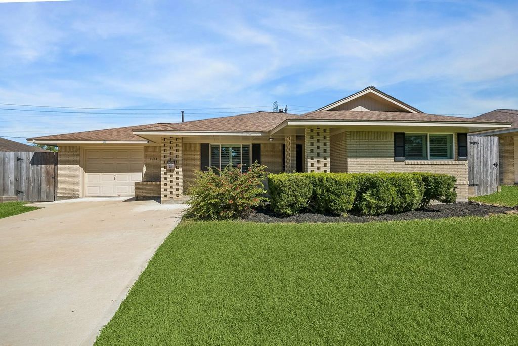 1214 W 31st Street, Houston