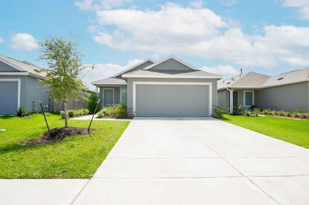 305 Brandi Drive, Wharton