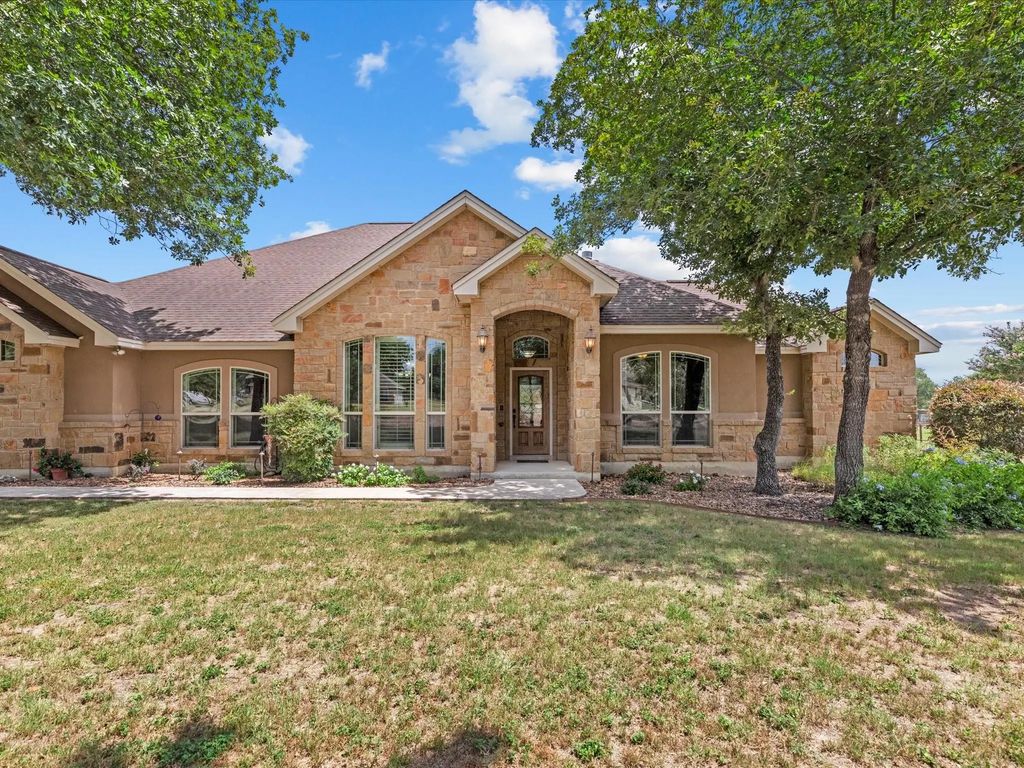 192 Copper Ridge Drive, La Vernia