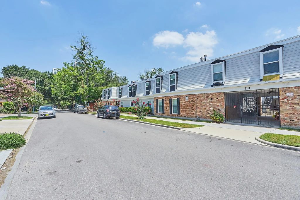 1419 Hawthorne 27, Houston