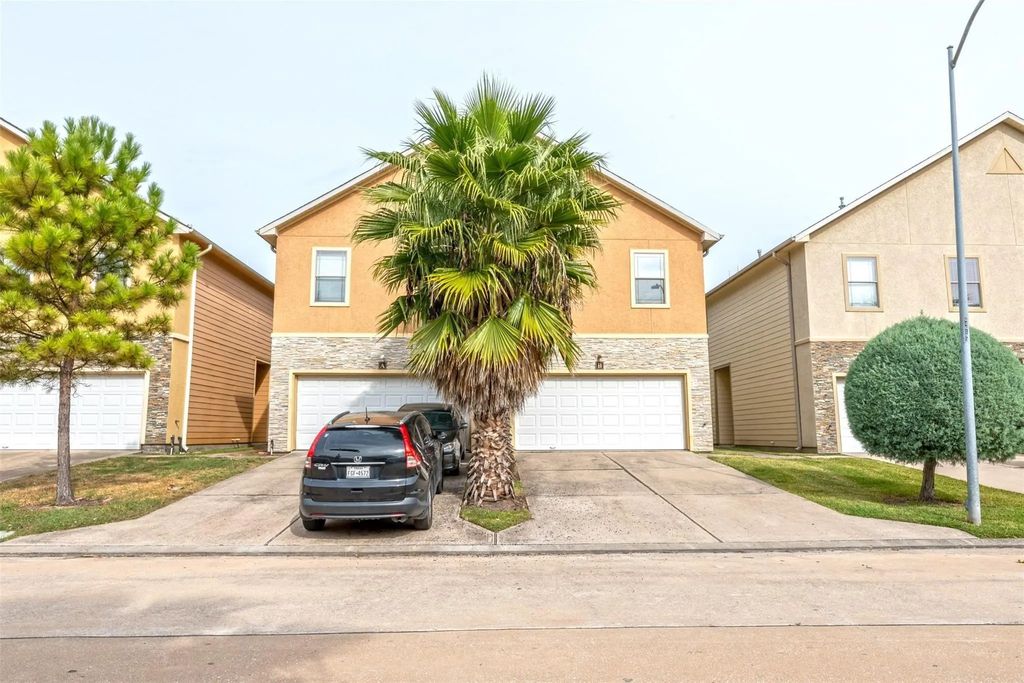 15426 Addicks Stone Drive 3b, Houston