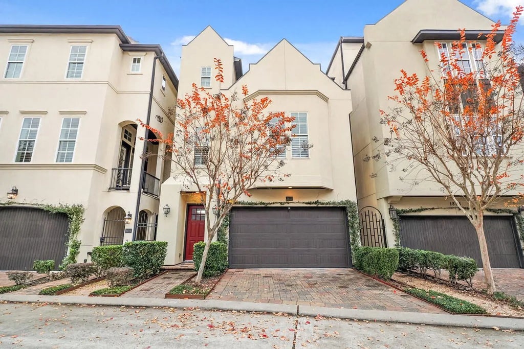 1810 Upland Lakes, Houston