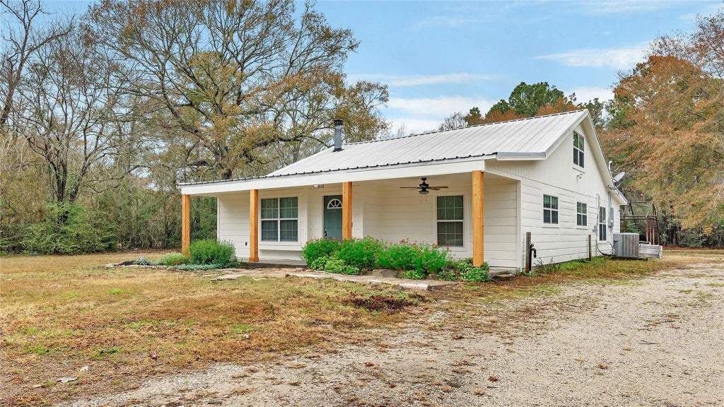 11493 Magnolia Bend Drive, Conroe