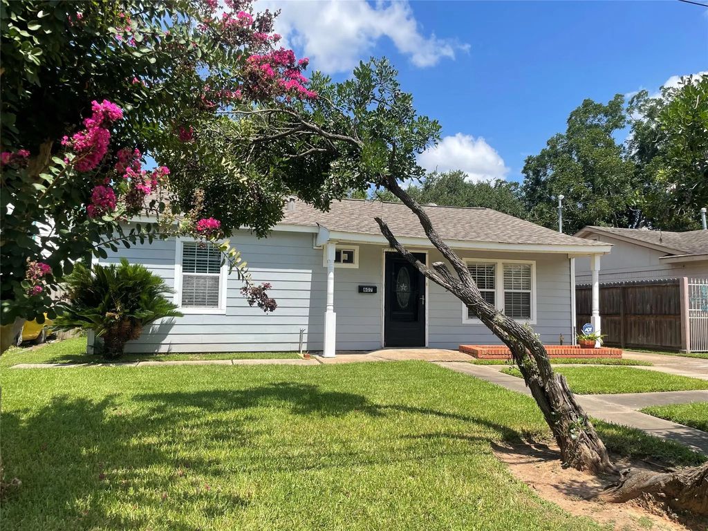 607 W Park Street, Sugar Land