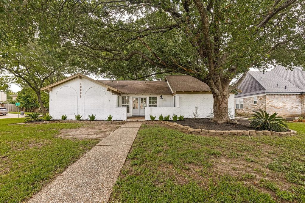 10903 Holly Springs Drive, Houston
