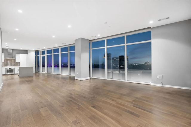 4521 San Felipe Street 2601, Houston