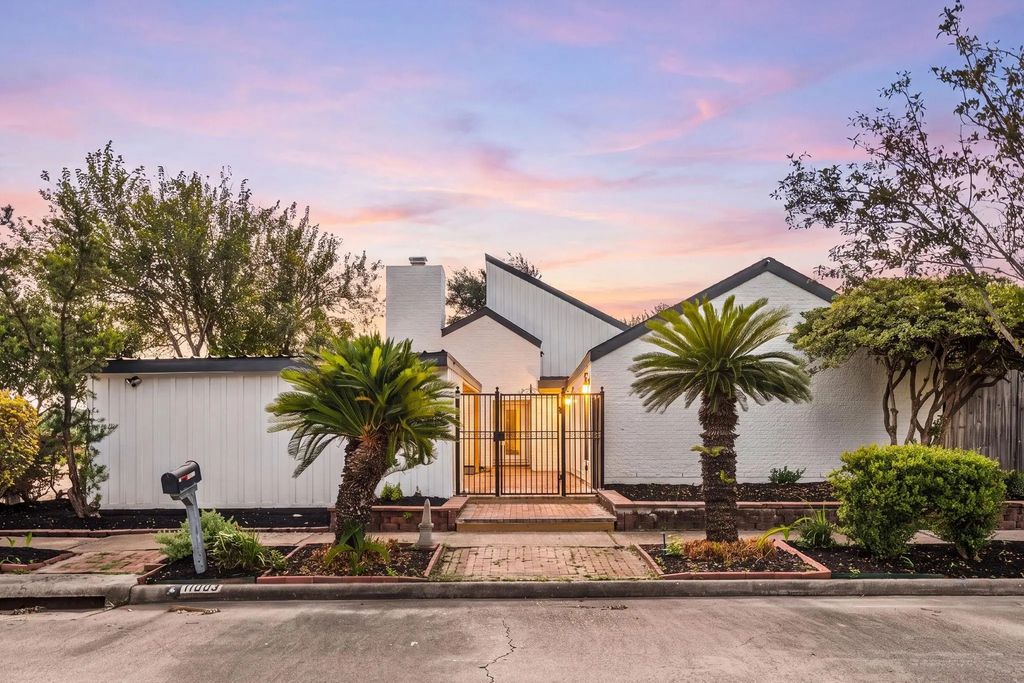 11003 Bellbrook Drive, Houston