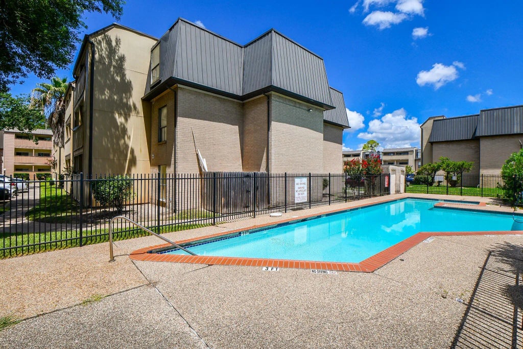 8429 Hearth Drive 27, Houston