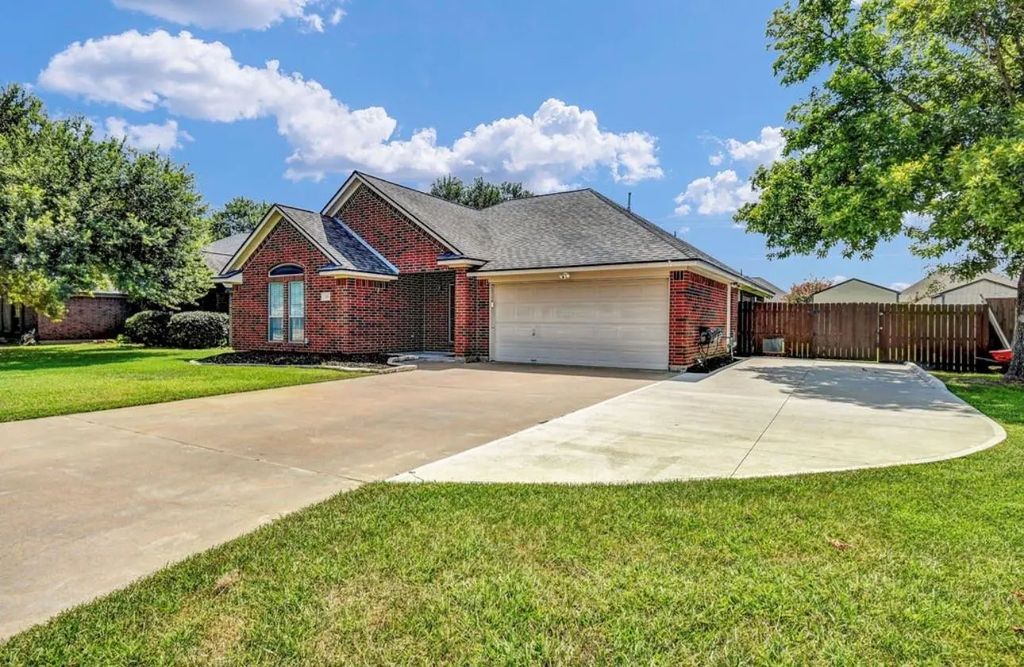 218 Lexington Avenue, Clute