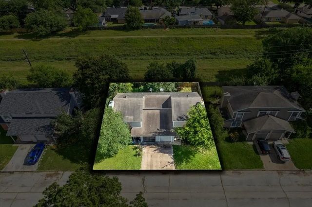 10028 Spring Place Drive, Houston