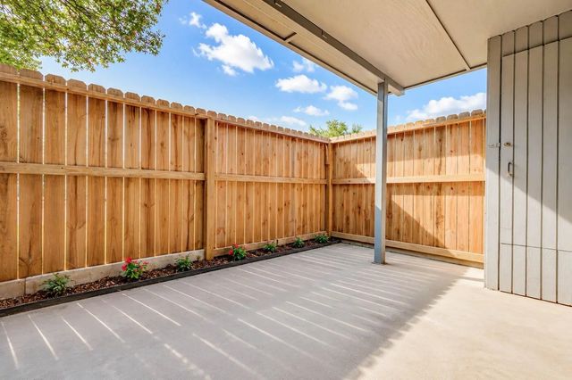 9700 Leawood Boulevard 201, Houston