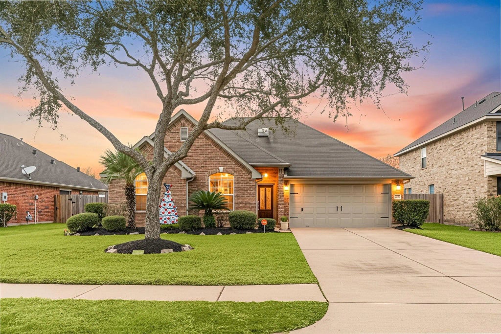 7511 Quiet Trace Lane, Pearland
