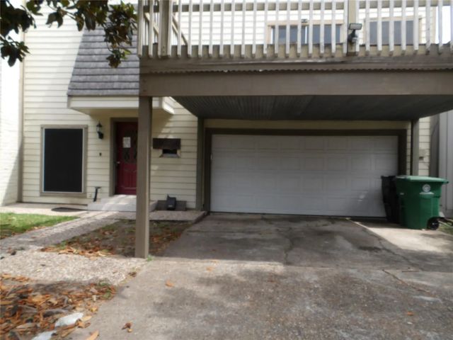 10758 Boardwalk Street, Houston