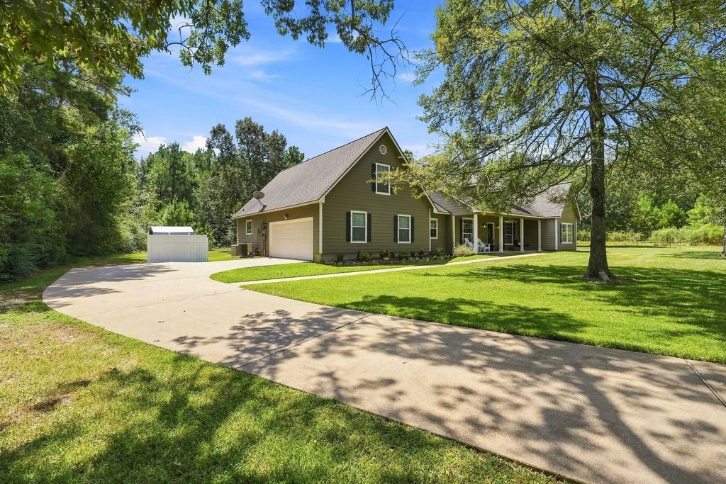 23718 County Fair Drive, Hockley