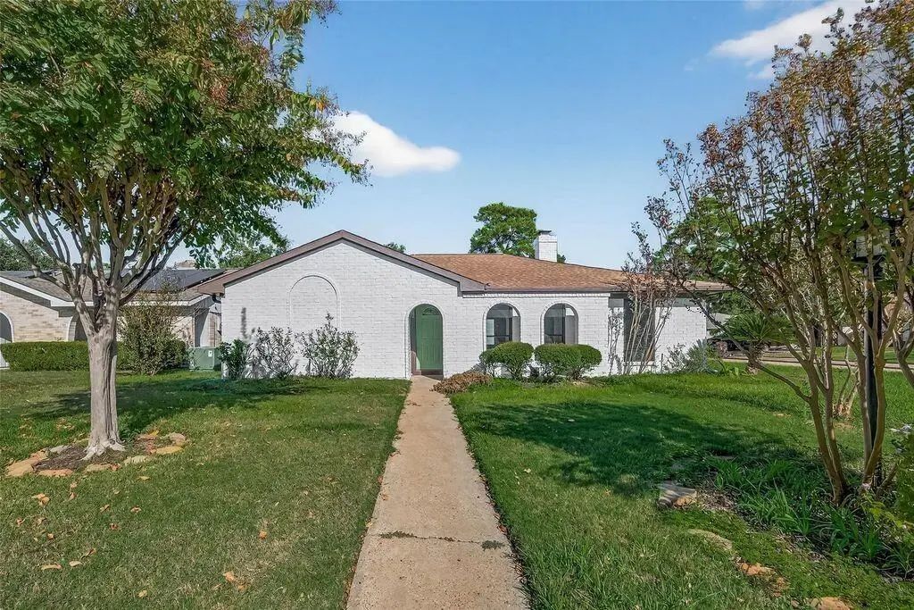 17418 Largs Circle, Spring