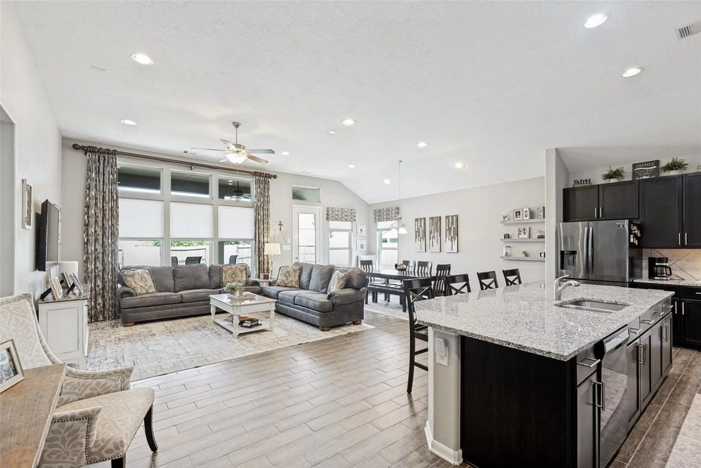 39415 Winding Pass Lane, Magnolia