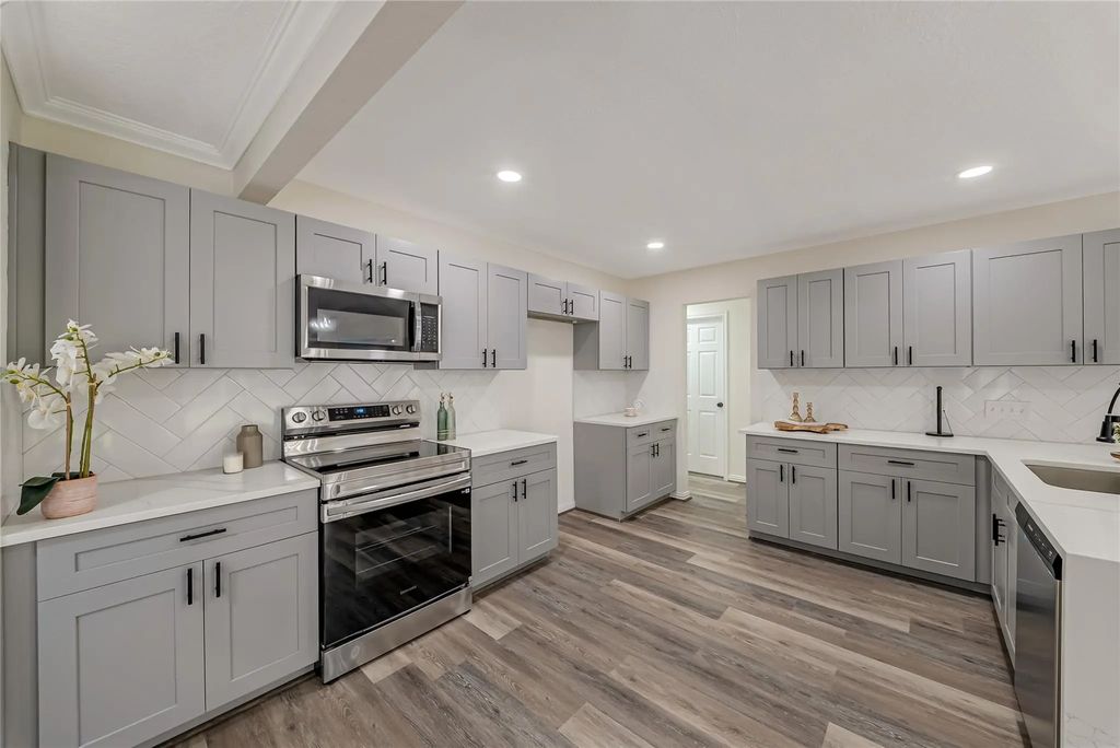 14915 Sun Harbor Drive, Houston
