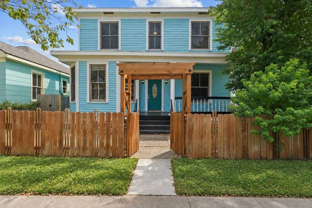 3919 Avenue O, Galveston