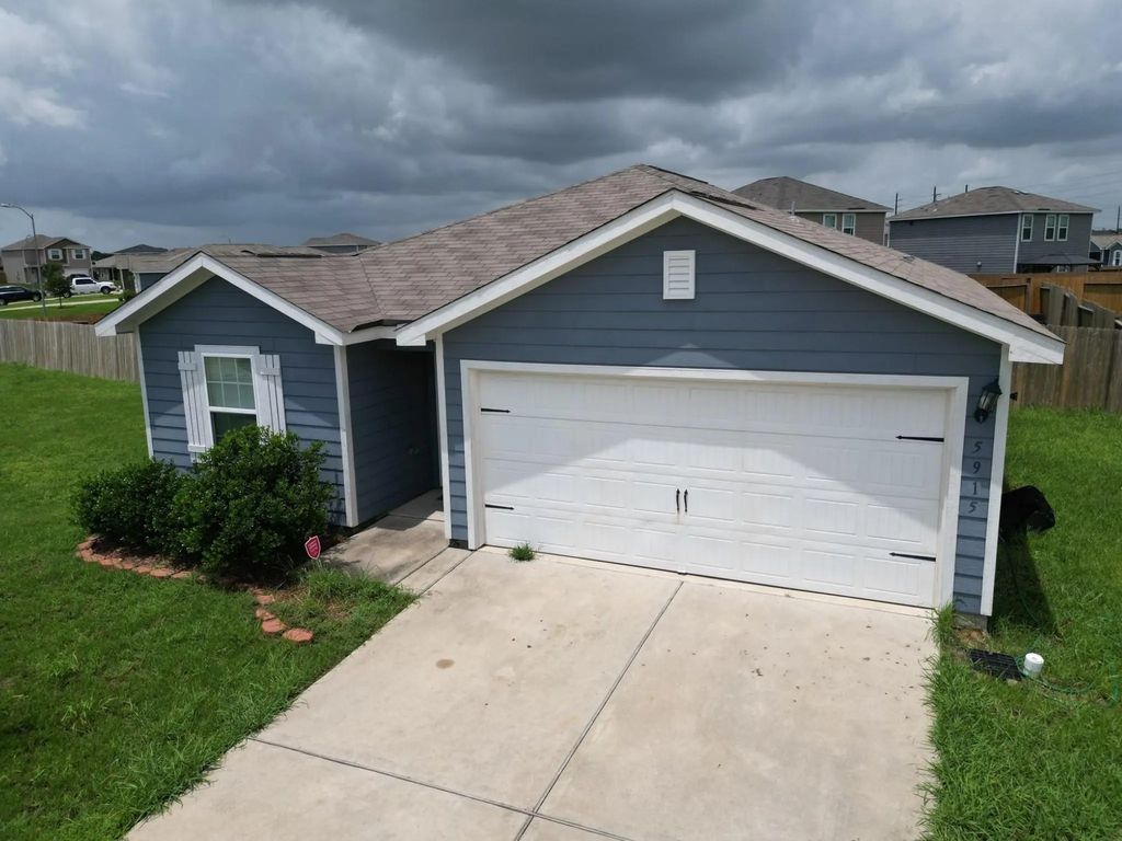5915 Snapping Turtle Road, Baytown