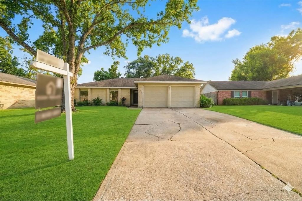 327 Windward Drive, League City