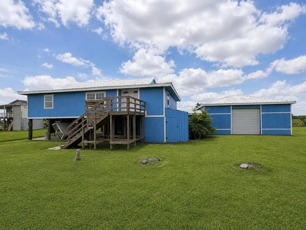 2534 Bastrop, Angleton