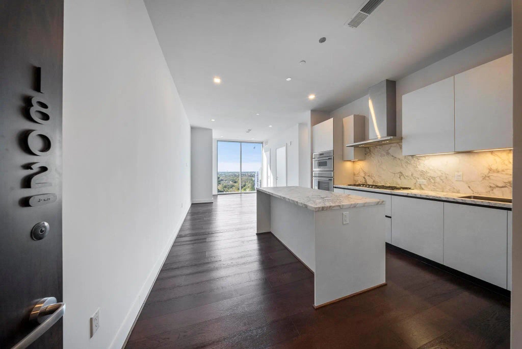 1711 Allen Parkway 1802, Houston