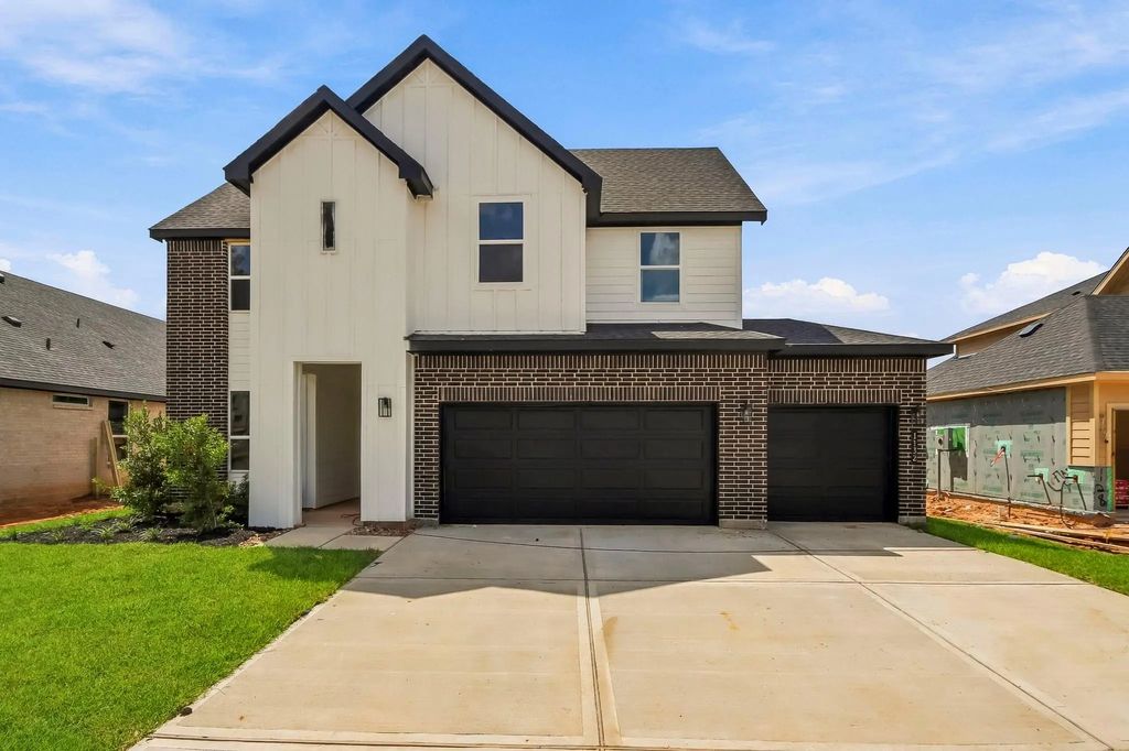 1132 Skyline Trails Avenue, Conroe