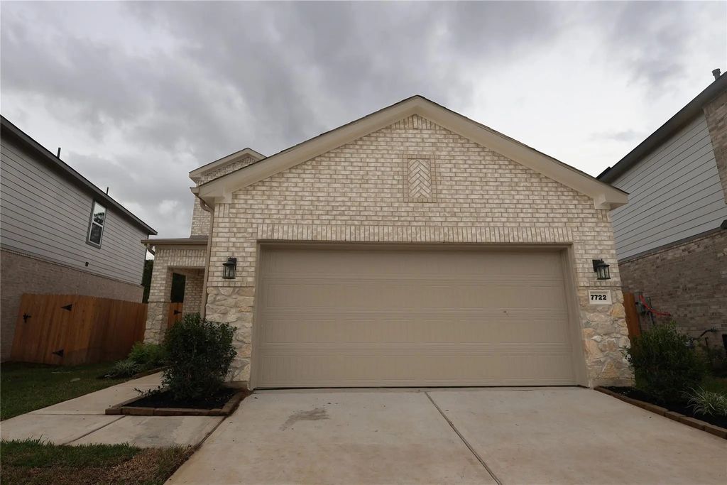 7722 Bergamot Cir, Magnolia