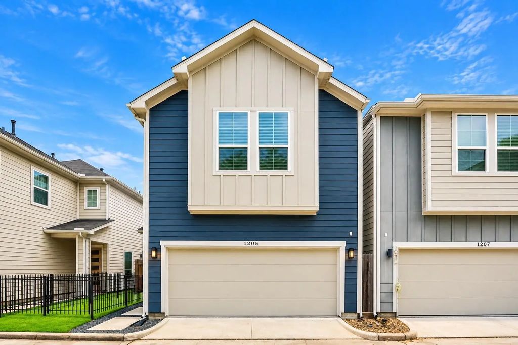 1205 W Tidwell Road, Houston