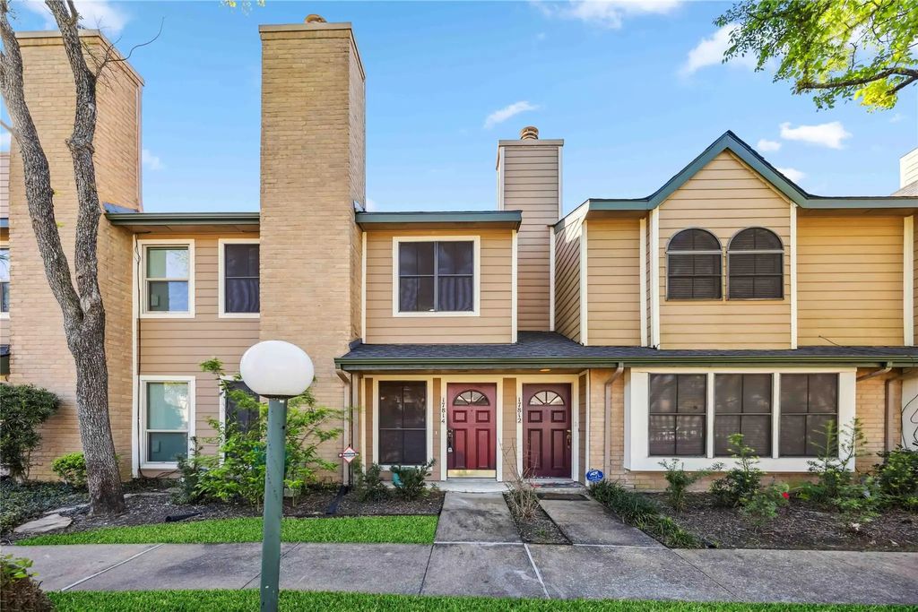 17814 Kings Park Lane, Houston
