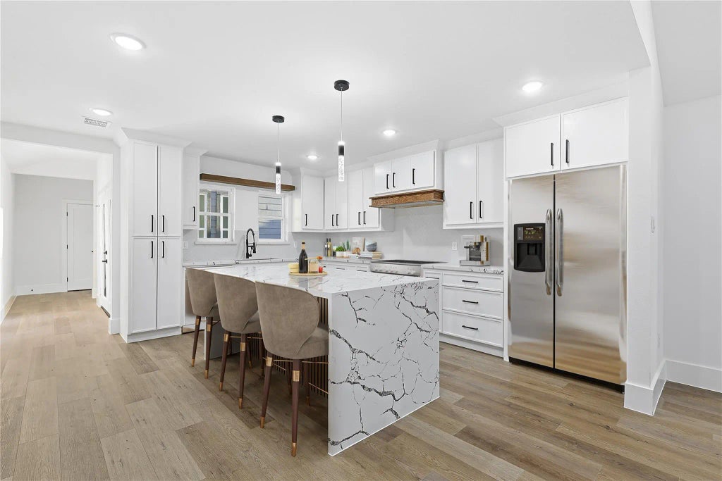 4525 Walker Street, Houston