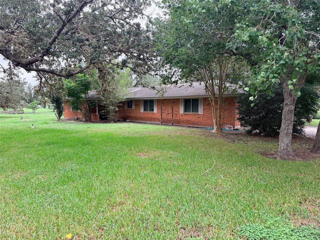 511 O Brien Road, Refugio