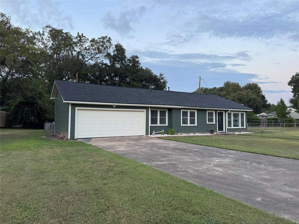 515 Mockingbird Lane, Wharton