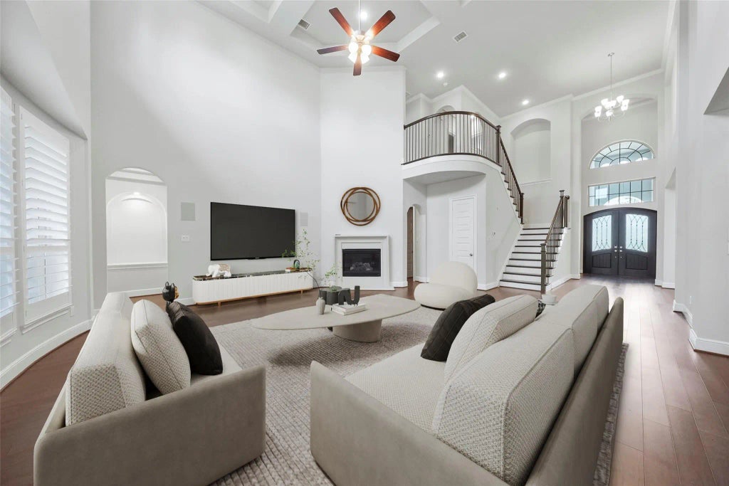 136 Thunder Valley Drive, Tomball