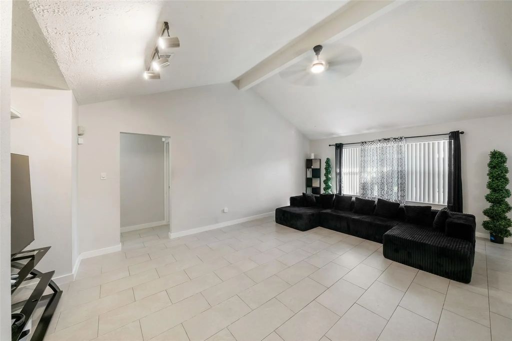5850 Fallengate Drive, Spring