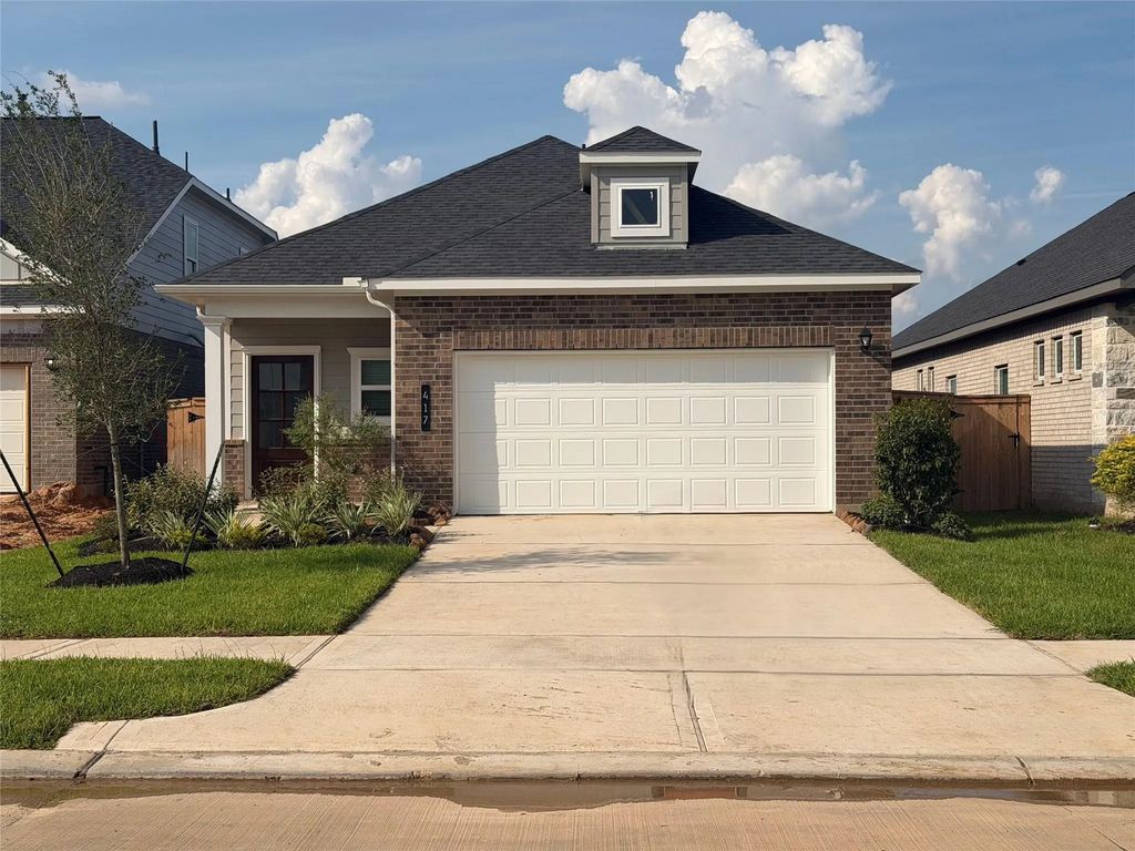 417 Stone Placa Trail, Pattison