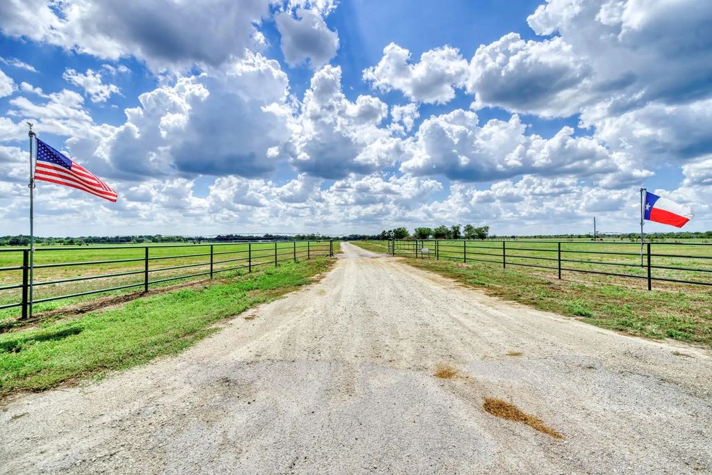 12068 Dunns Fort Road, Hearne
