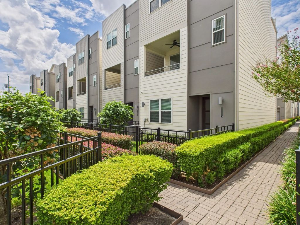 2761 Clinton Drive, Houston