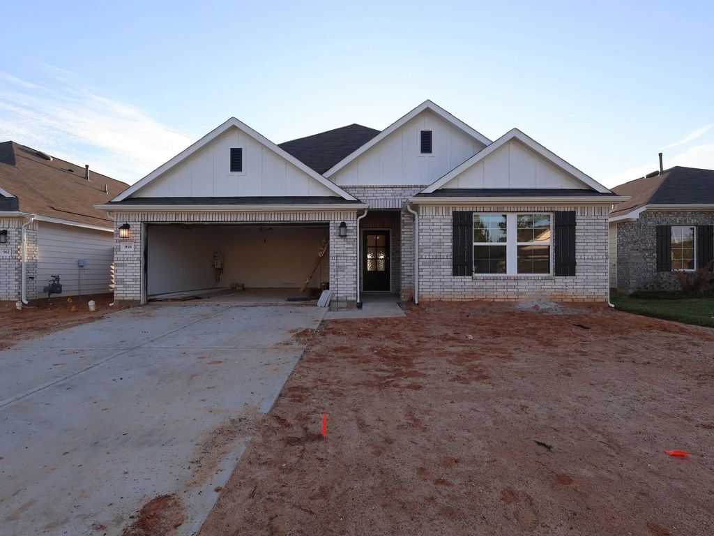 958 Garden Path Drive, Willis