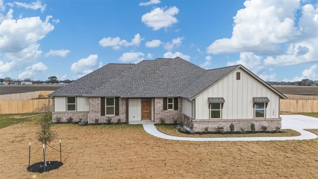 105 Court Side Drive, Snook